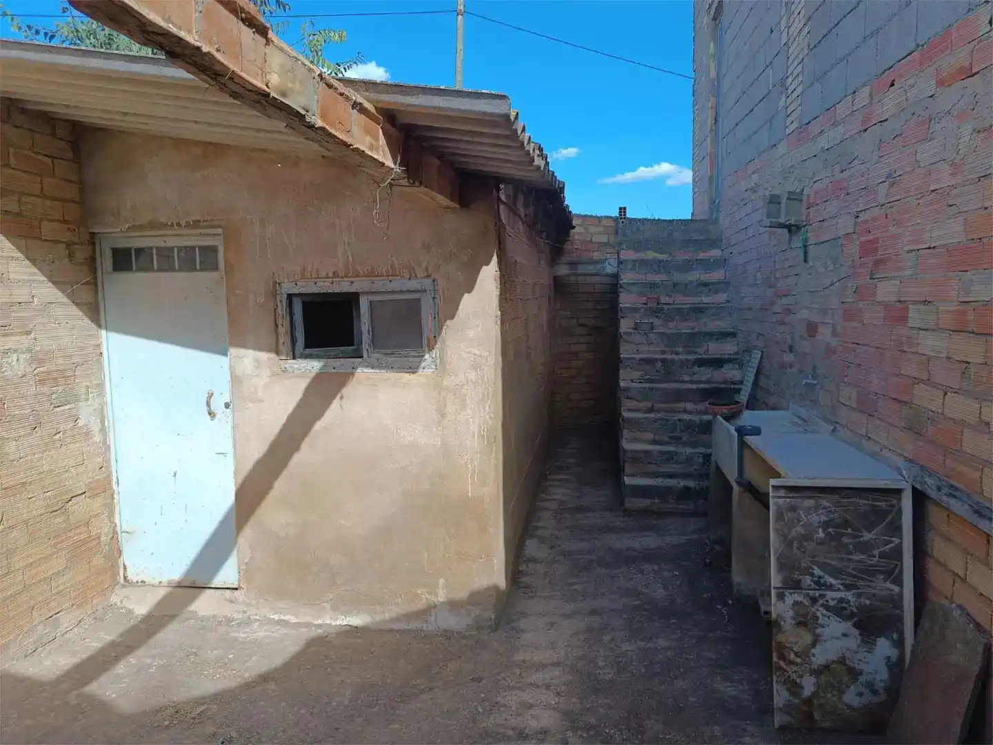 Nave industrial en venta en Requena, Valencia