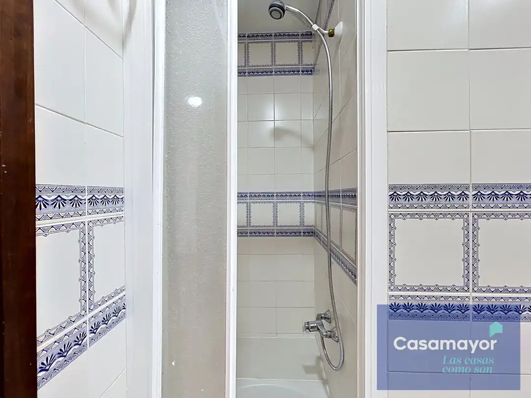Bathroom of Flat for rent in Alicante / Alacant  with Air Conditioner and Heating