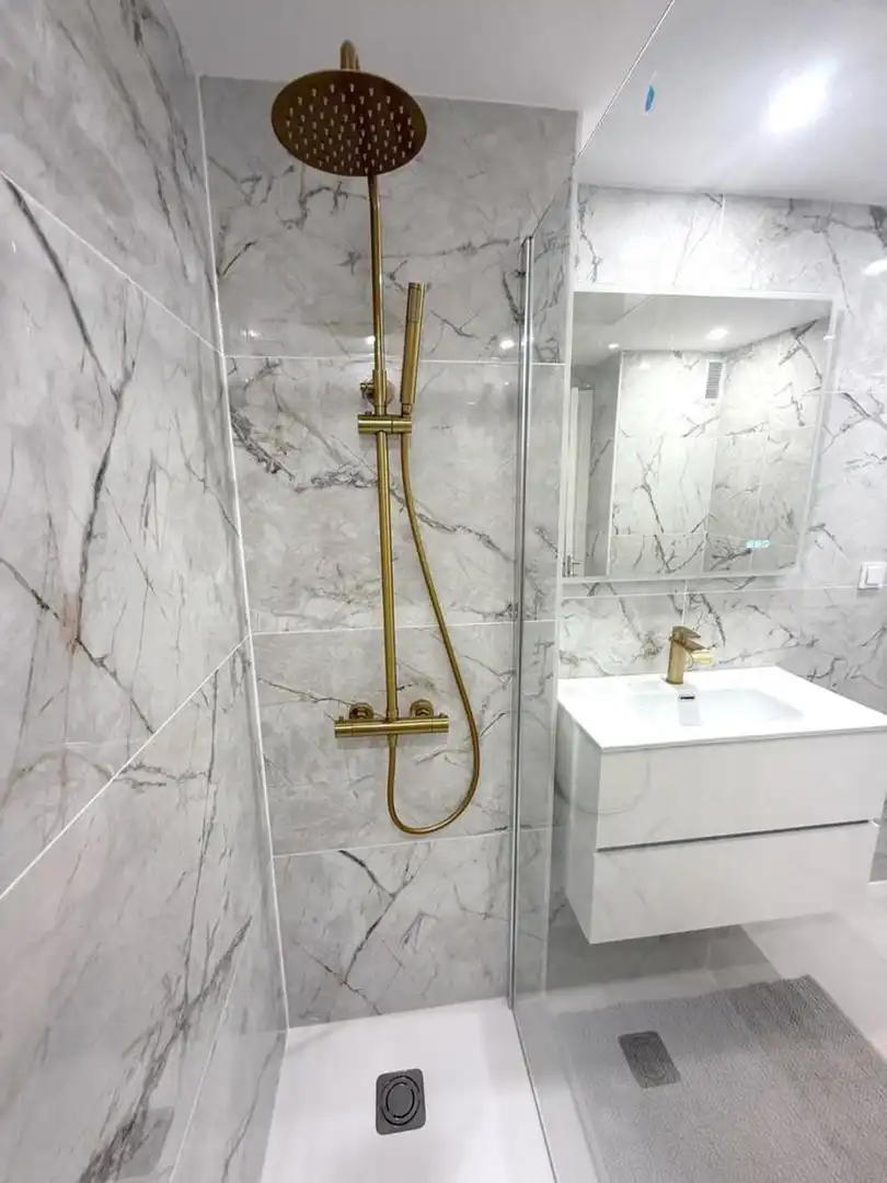 Bathroom of Apartments for sale in Marbella  with Air Conditioner, Heating and Terrace