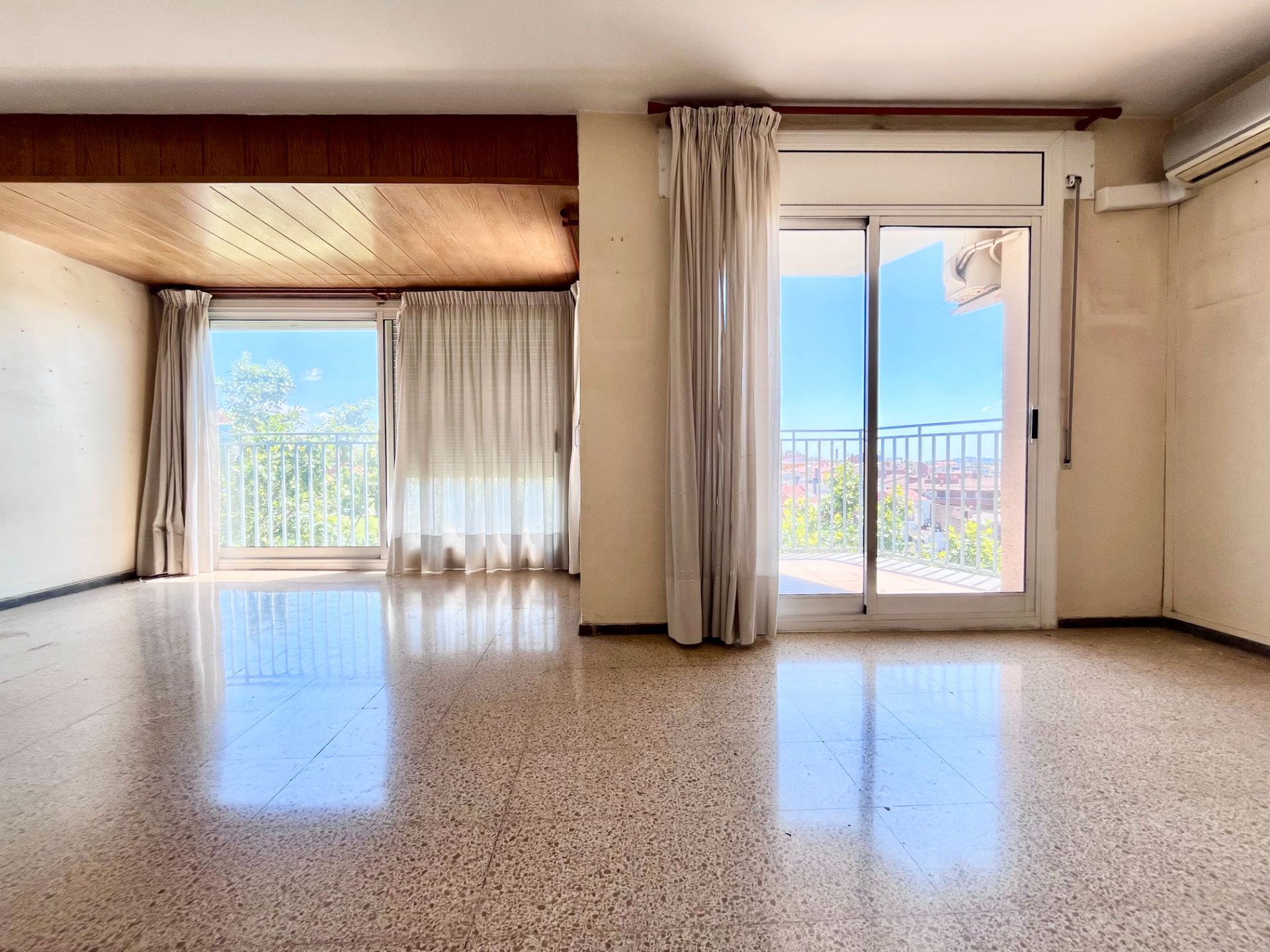 Sala de estar de Piso en venta en Terrassa con Aire acondicionado, Calefacción y Balcón