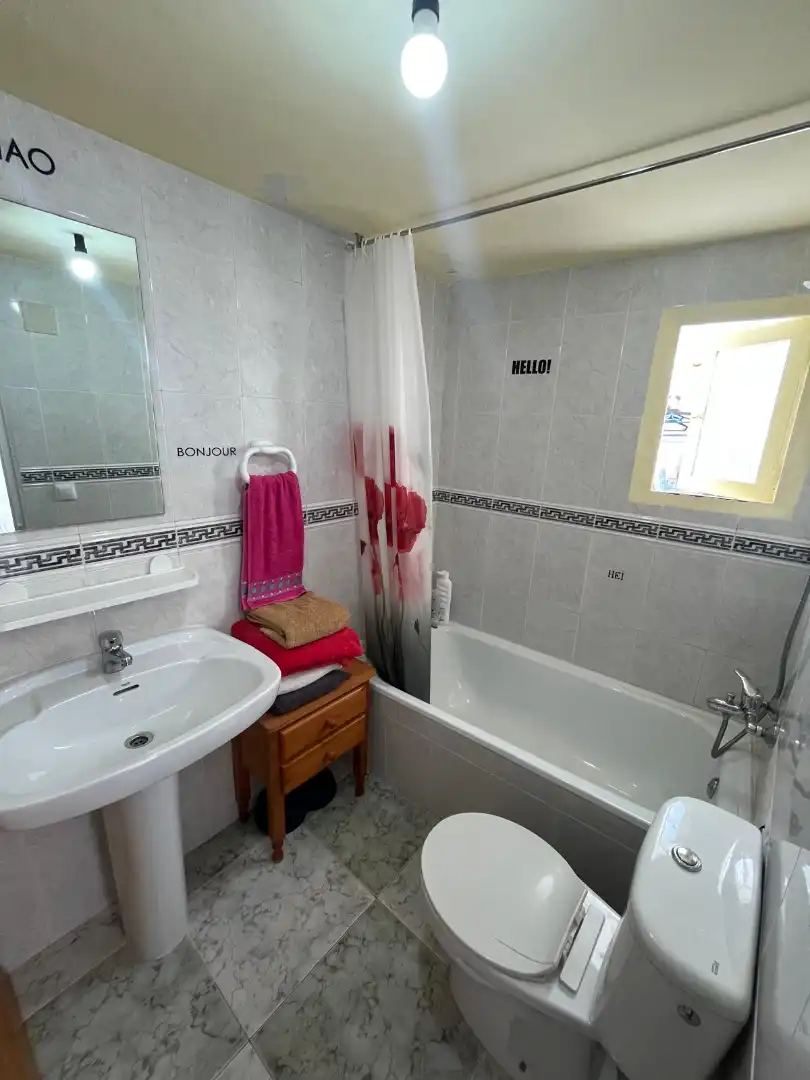 Baño de Casa adosada en venta en Torrevieja con Jardín privado y Amueblado