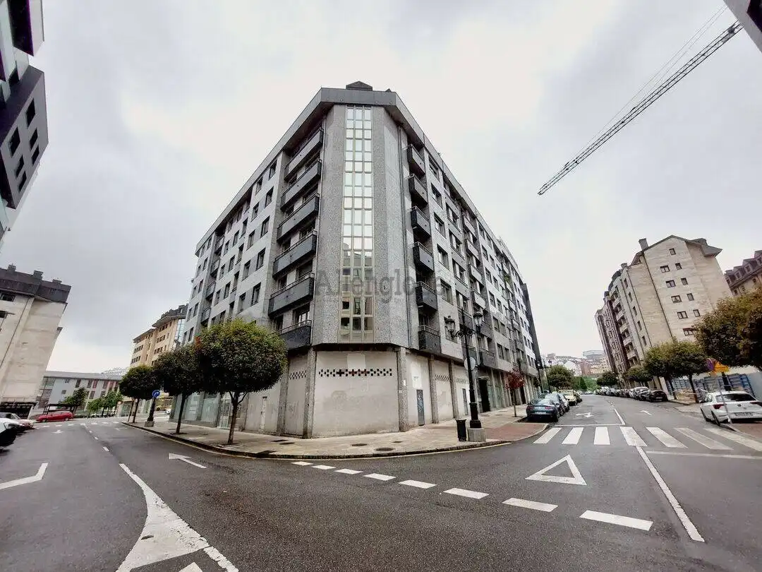 Vista exterior de Pis de lloguer en Oviedo  amb Calefacció