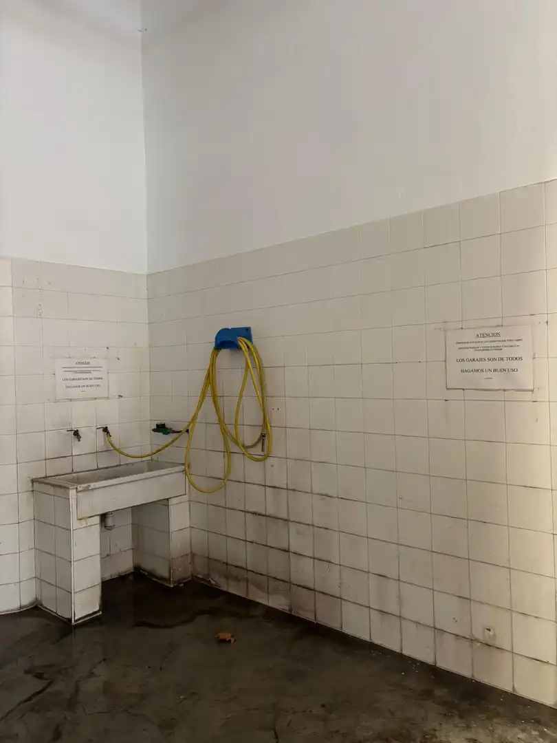 Badezimmer von Garage zum Verkauf in Berriozar