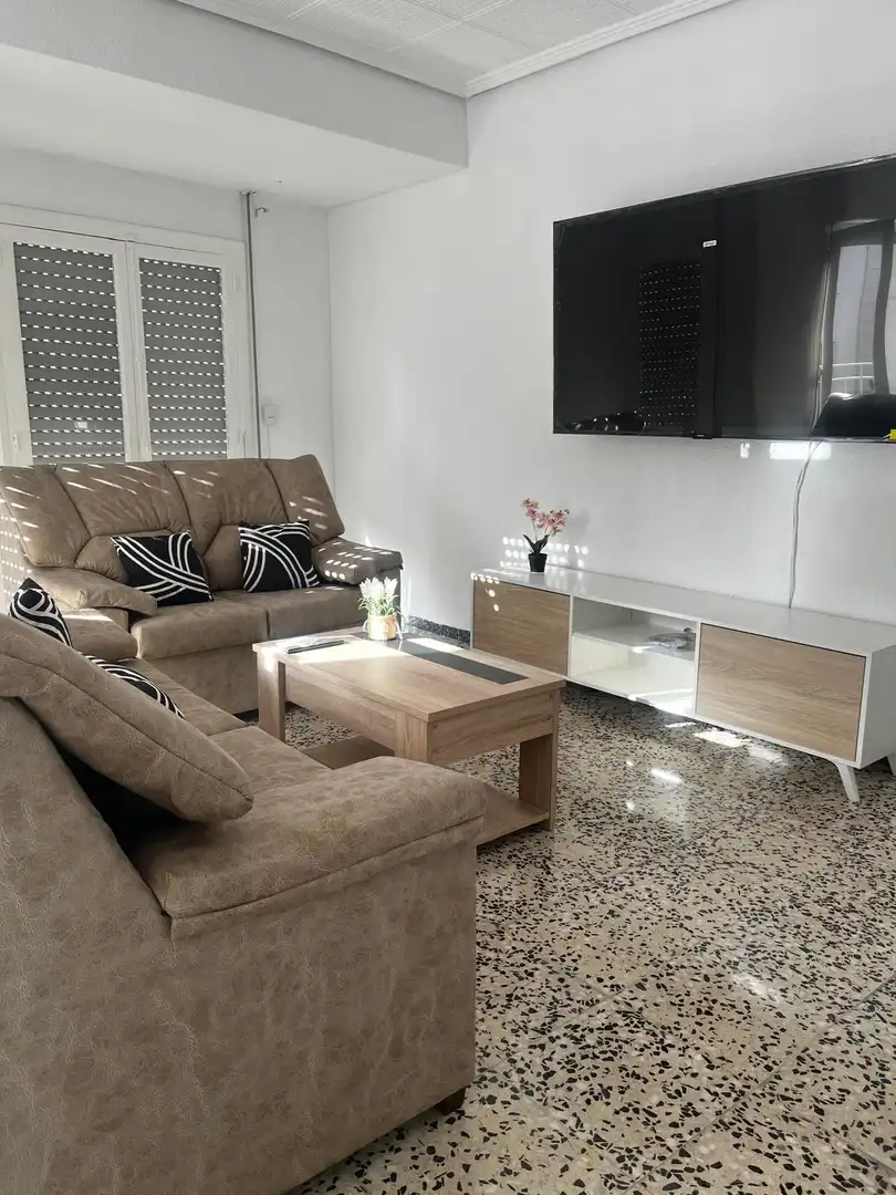 Wohnzimmer von Wohnung zur Miete in Elche / Elx mit Balkon
