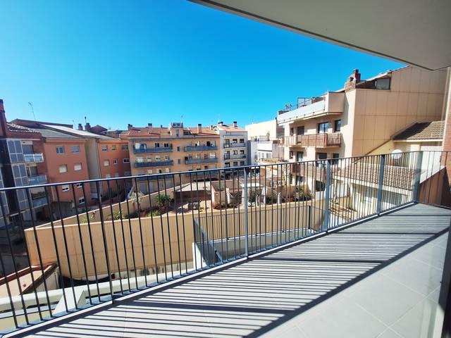 Piso en Venta en Carrer de Josep Ricart en Roses - Castellbell