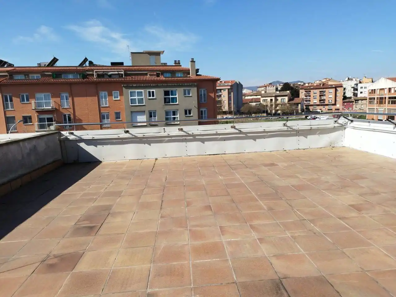 Terrace of Office for rent in Vic  with Heating