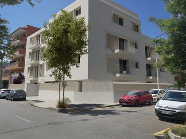 Pis d'obra nova amb balcó en venda a Avinguda del Cid 17