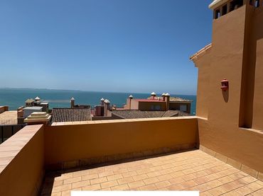 Maison mitoyenne à louer à Vistahermosa - Fuentebravía