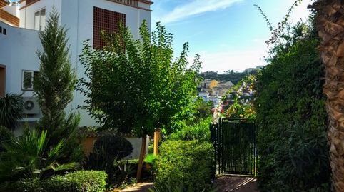 Foto 4 de Casa adosada de alquiler en Avenida del Golf, 11, La Alcaidesa, Cádiz