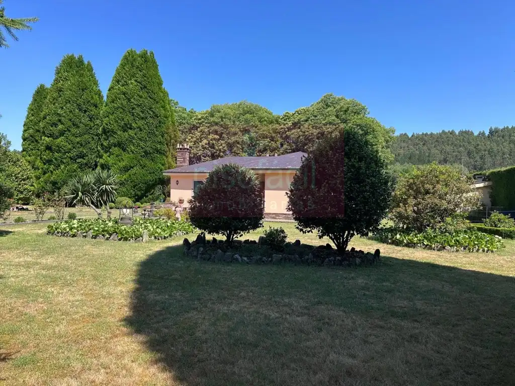 Außenansicht von Haus oder Chalet zum Verkauf in Lugo