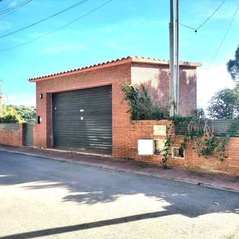 Casa-chalet en Venta en Carrer CELLECS en Can Massuet del Far