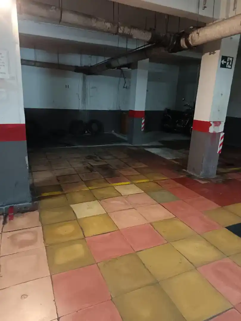 Parkplatz von Garage zur Miete in Granada