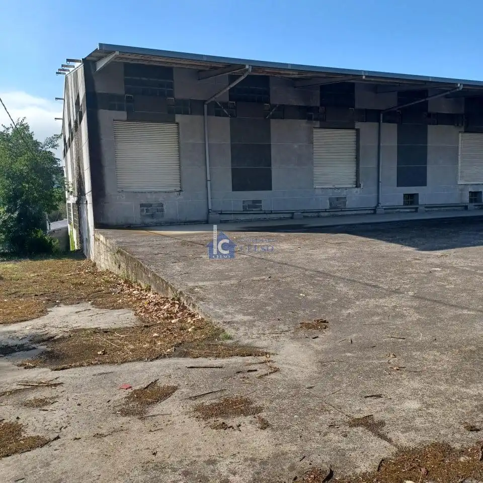 Parkplatz von Fabrikhallen zur Miete in Ourense Capital 
