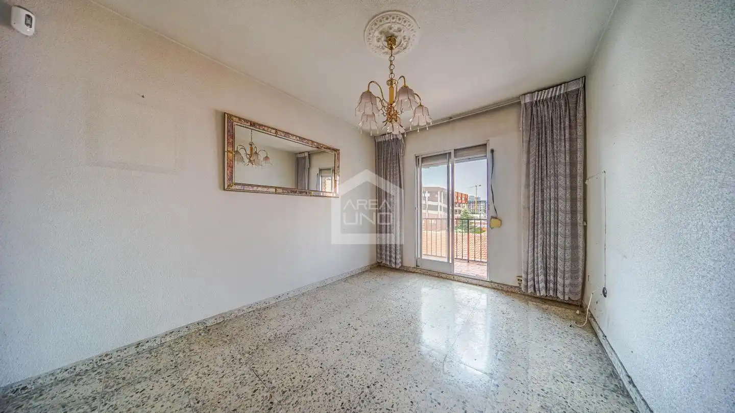 Sala de estar de Piso en venta en  Madrid Capital con Calefacción y Terraza