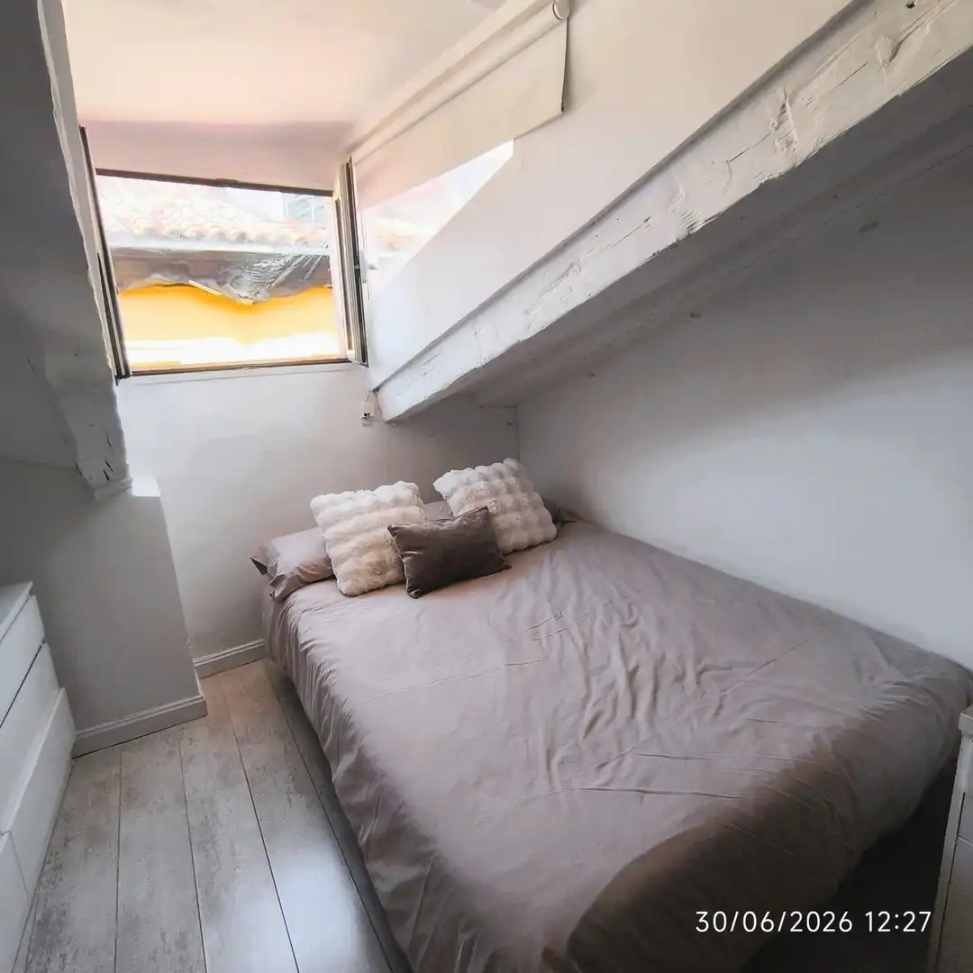 Schlafzimmer von Wohnung zur Miete in Madrid mit Klimaanlage, Heizung und Möbliert