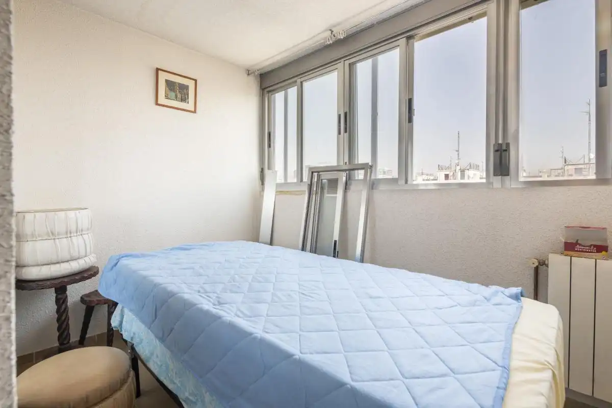 Schlafzimmer von Dachboden zum Verkauf in Madrid mit Klimaanlage, Heizung und Terrasse