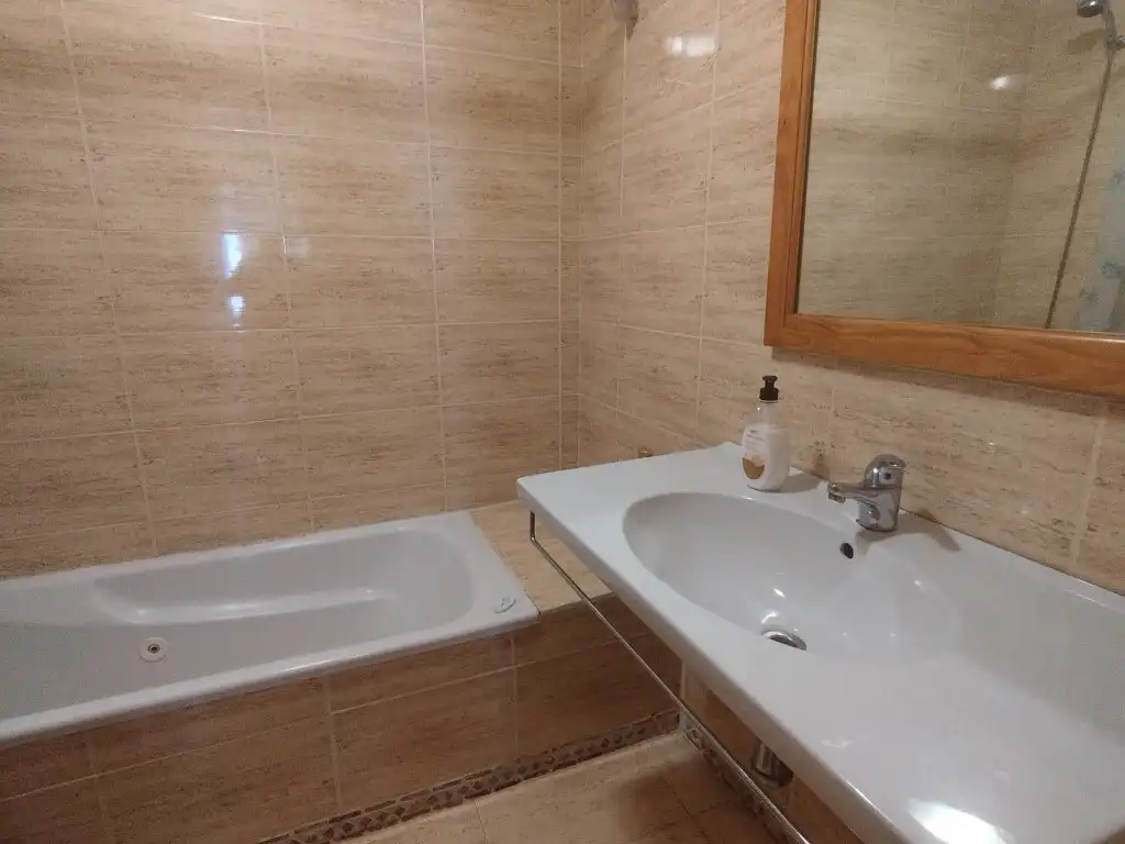 Baño de Piso en venta en Benicarló con Terraza y Amueblado