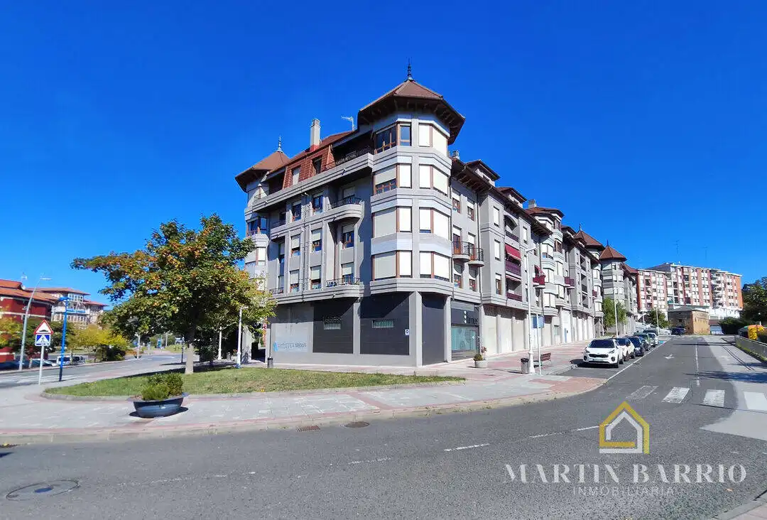 Local comercial en venta en Giba Kalea