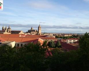 Vista exterior de Pis de lloguer en Salamanca Capital amb Balcó