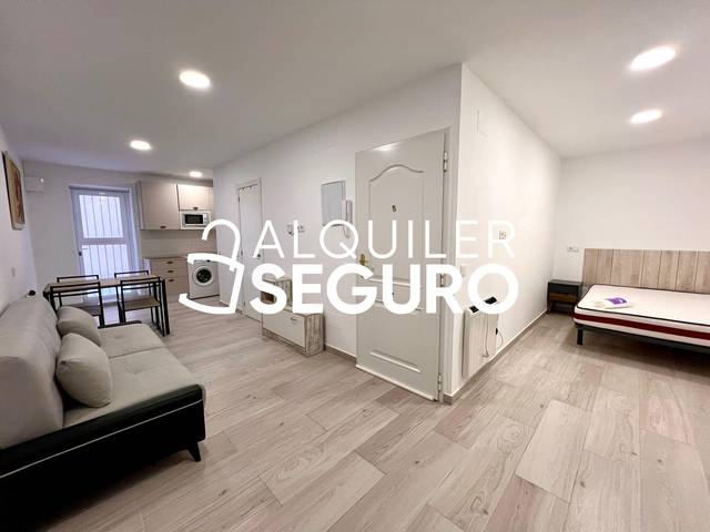 Estudio en Alquiler en Abardero en Tres Olivos - Valverde