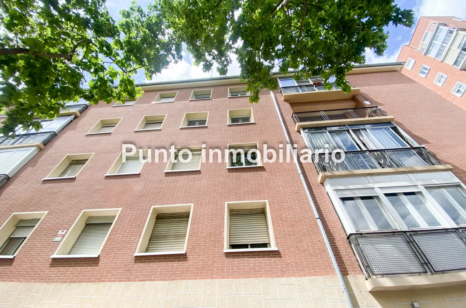 Vista exterior de Pis en venda en Valladolid amb Calefacció, Parquet i Terrassa