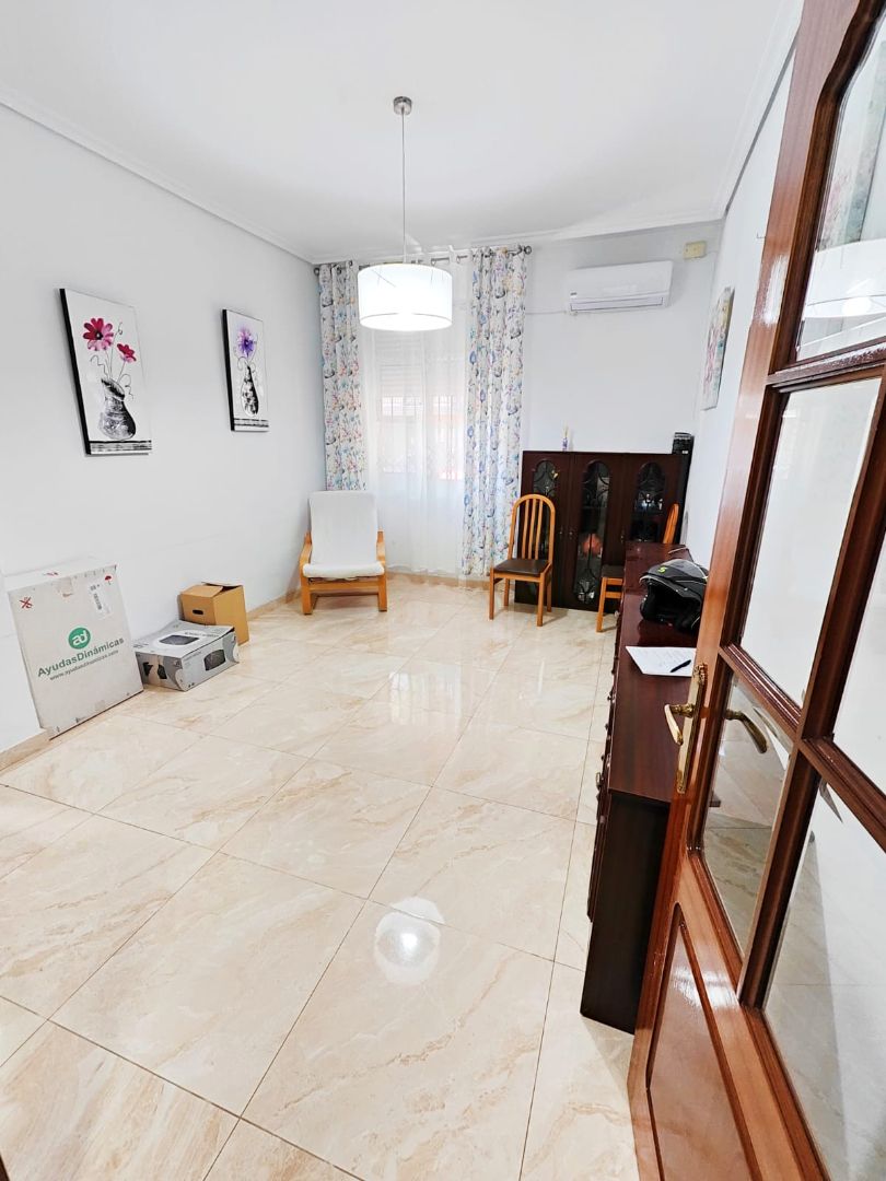Sala d'estar de Pis en venda en  Sevilla Capital amb Aire condicionat i Traster
