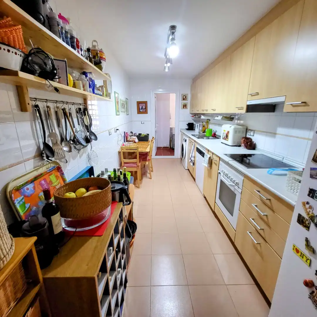 Cuina de Planta baixa en venda en Manilva amb Aire condicionat, Jardí privat i Terrassa