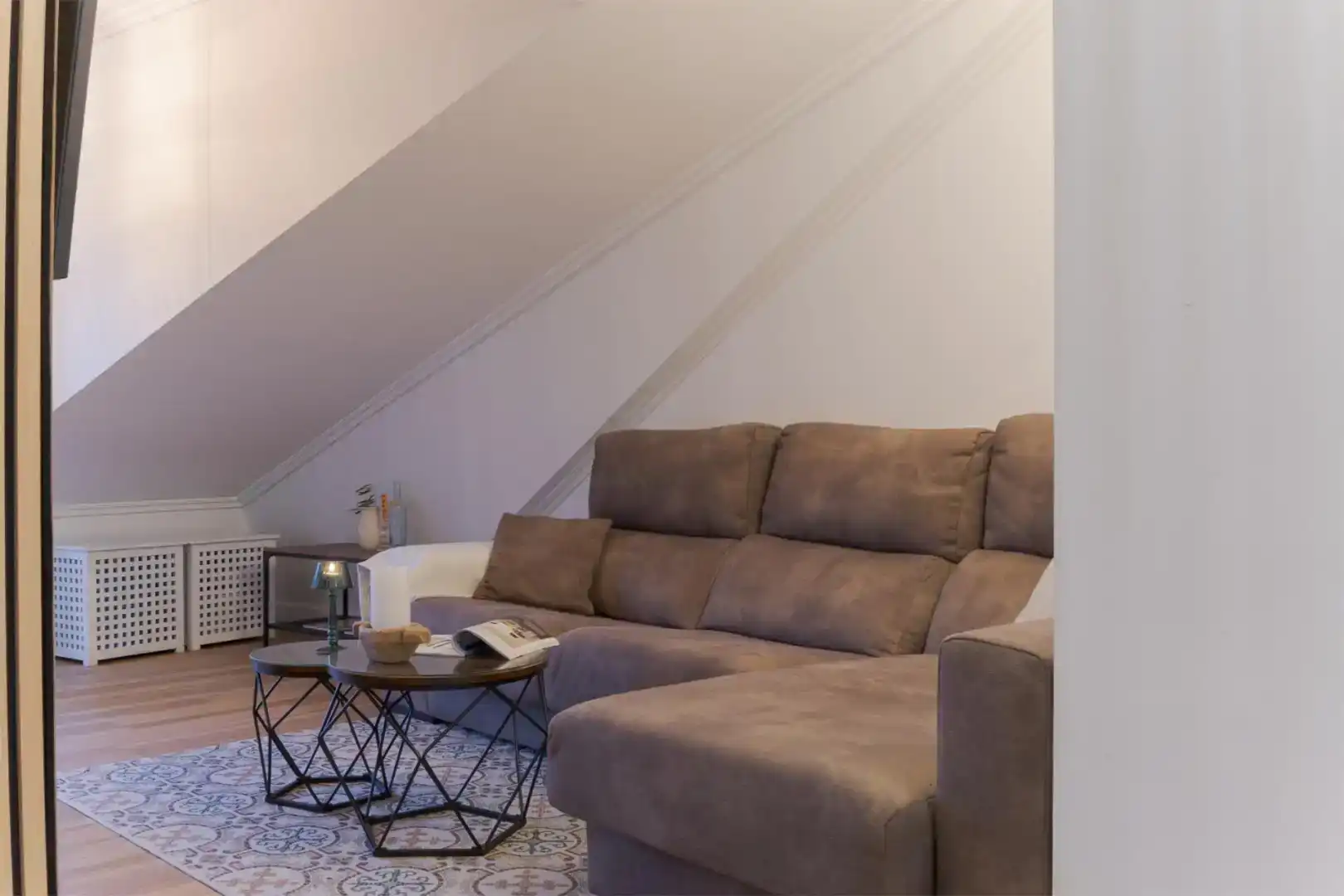 Sala d'estar de Àtic de lloguer en Sanxenxo amb Jardí privat, Parquet i Moblat