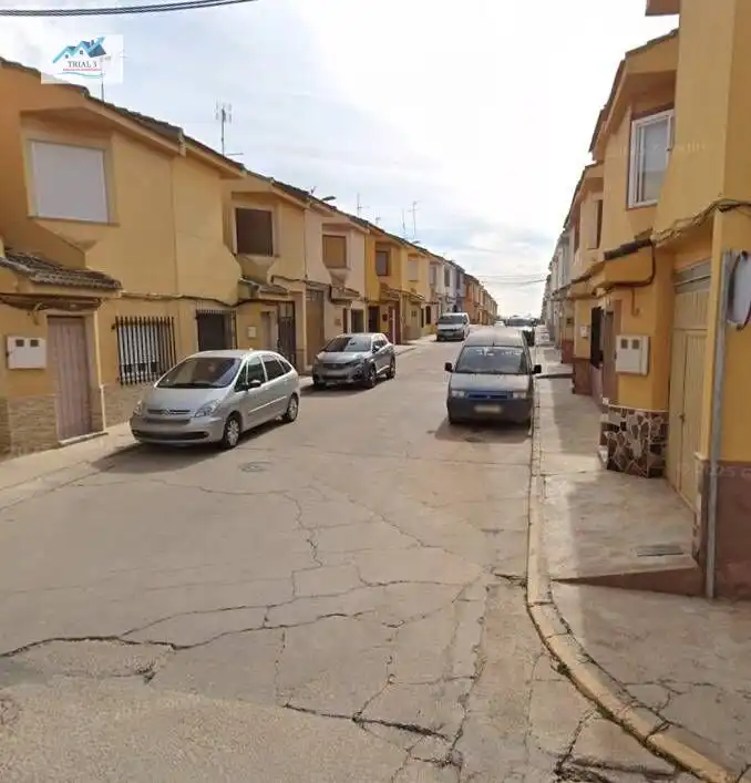 Exterior view of Houses for sale in Quintanar del Rey