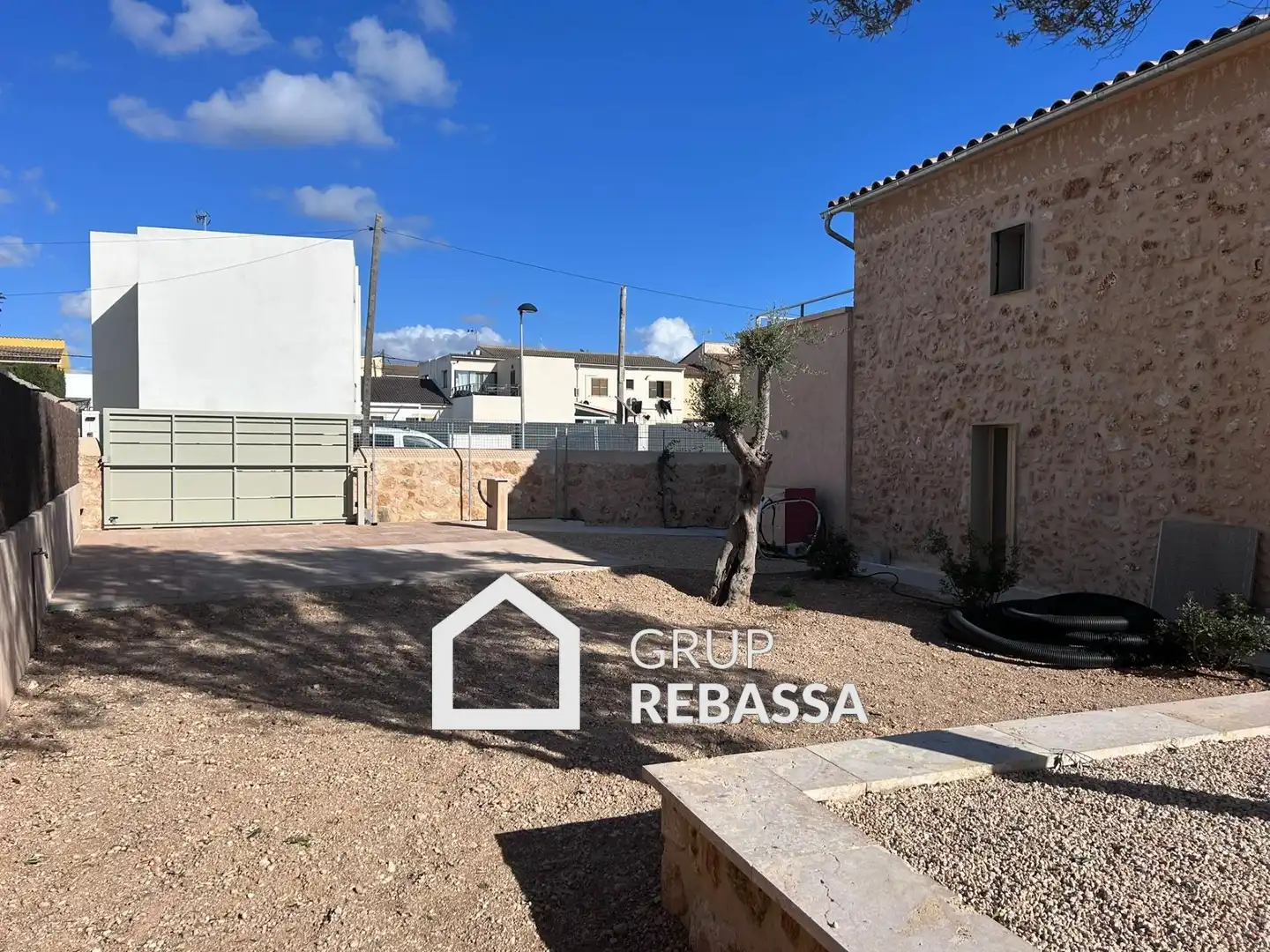 Vista exterior de Casa o xalet en venda en Marratxí amb Aire condicionat, Jardí privat i Terrassa