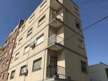 Pis en venda a Ruben Dario ( Barrio Peral ) 24
