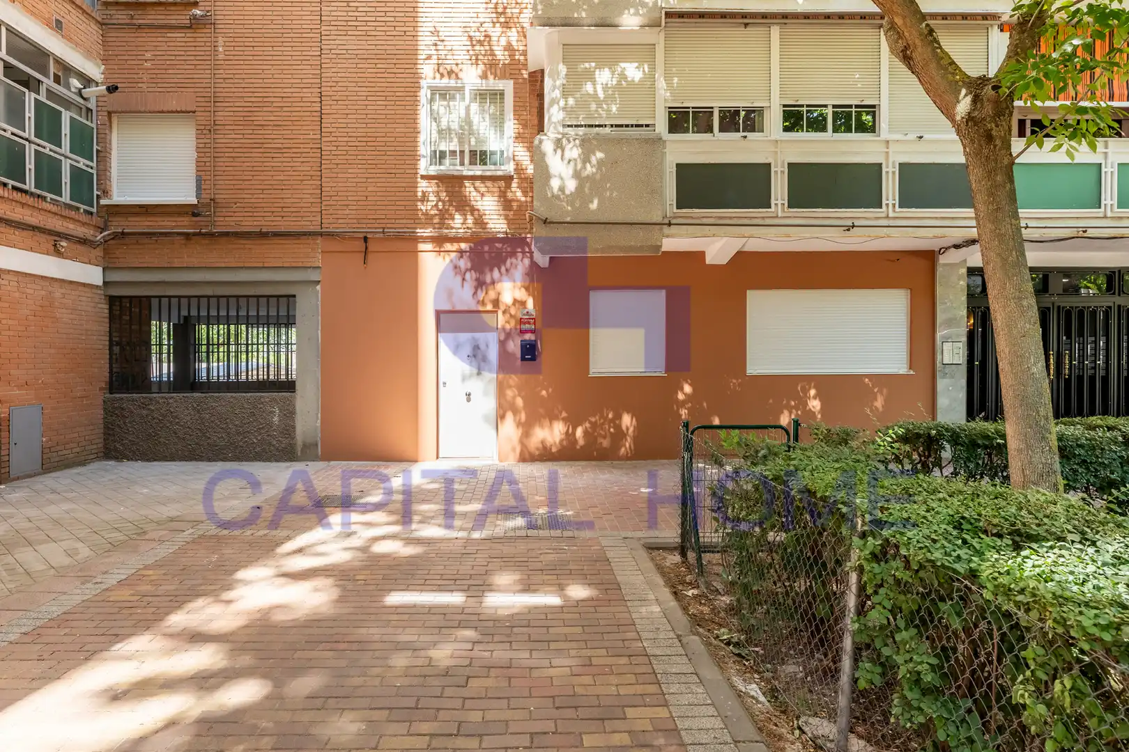 Exterior view of Flat for sale in Fuenlabrada  with Alarm