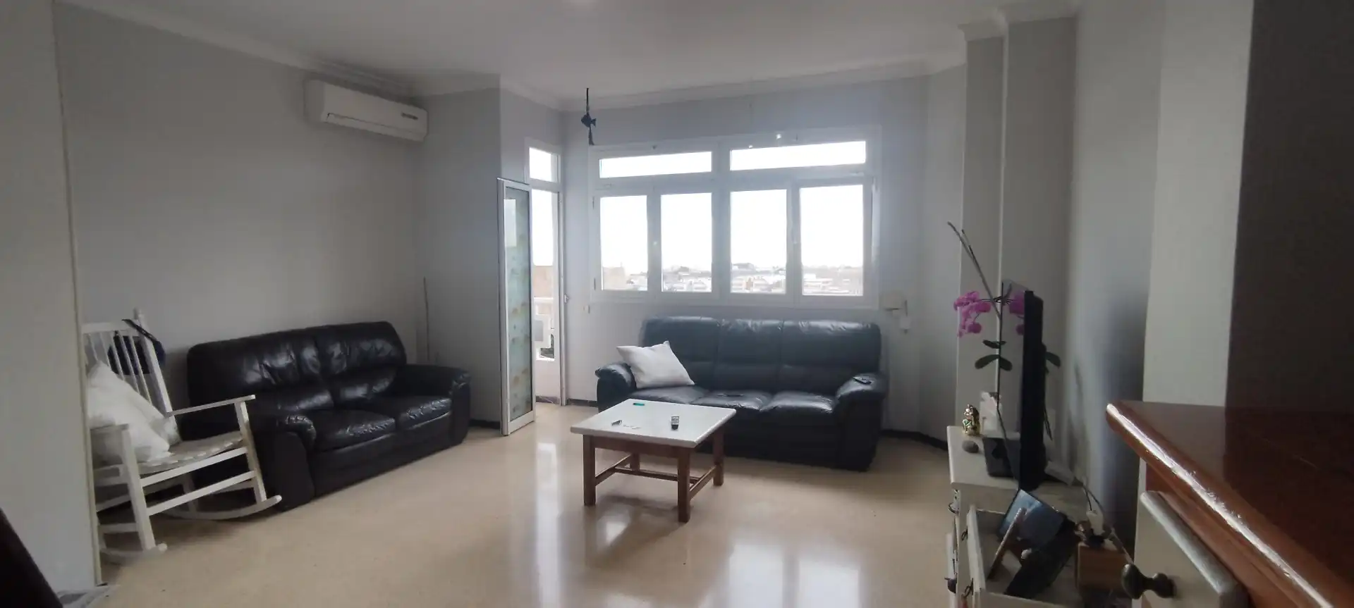 Sala d'estar de Pis en venda en Las Palmas de Gran Canaria amb Aire condicionat i Balcó