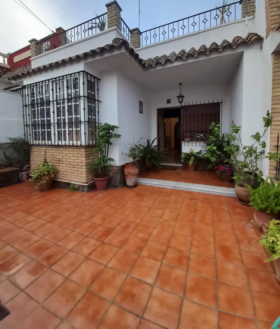 Exterior view of Houses for sale in Sanlúcar de Barrameda  with Air Conditioner
