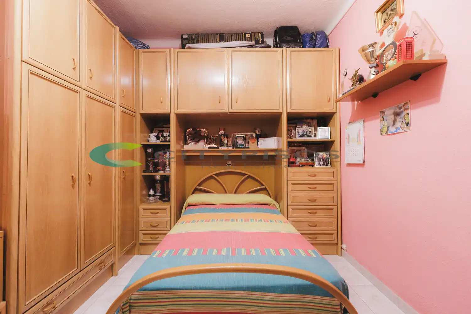 Bedroom of Flat for sale in Barcelona  with Air Conditioner and Oven