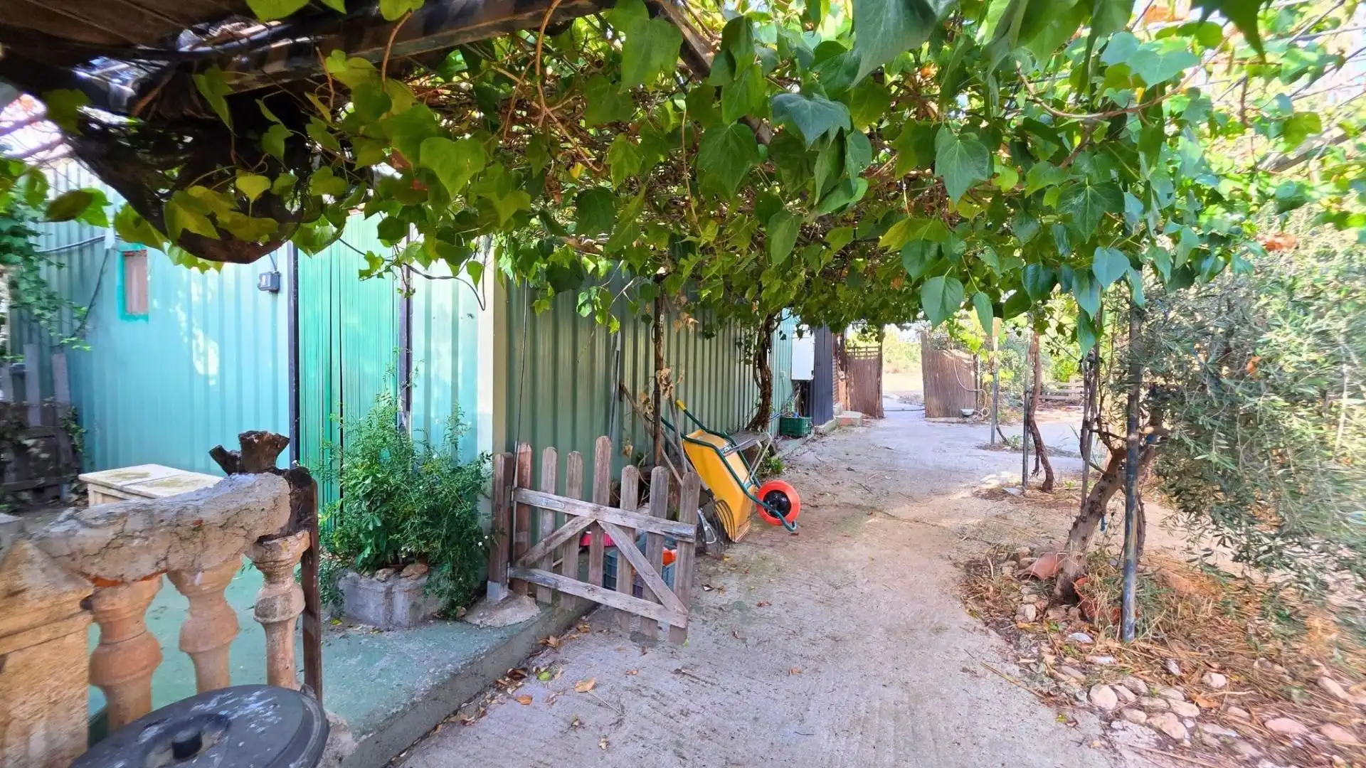 Vista exterior de Casa o xalet en venda en Laujar de Andarax, Almería