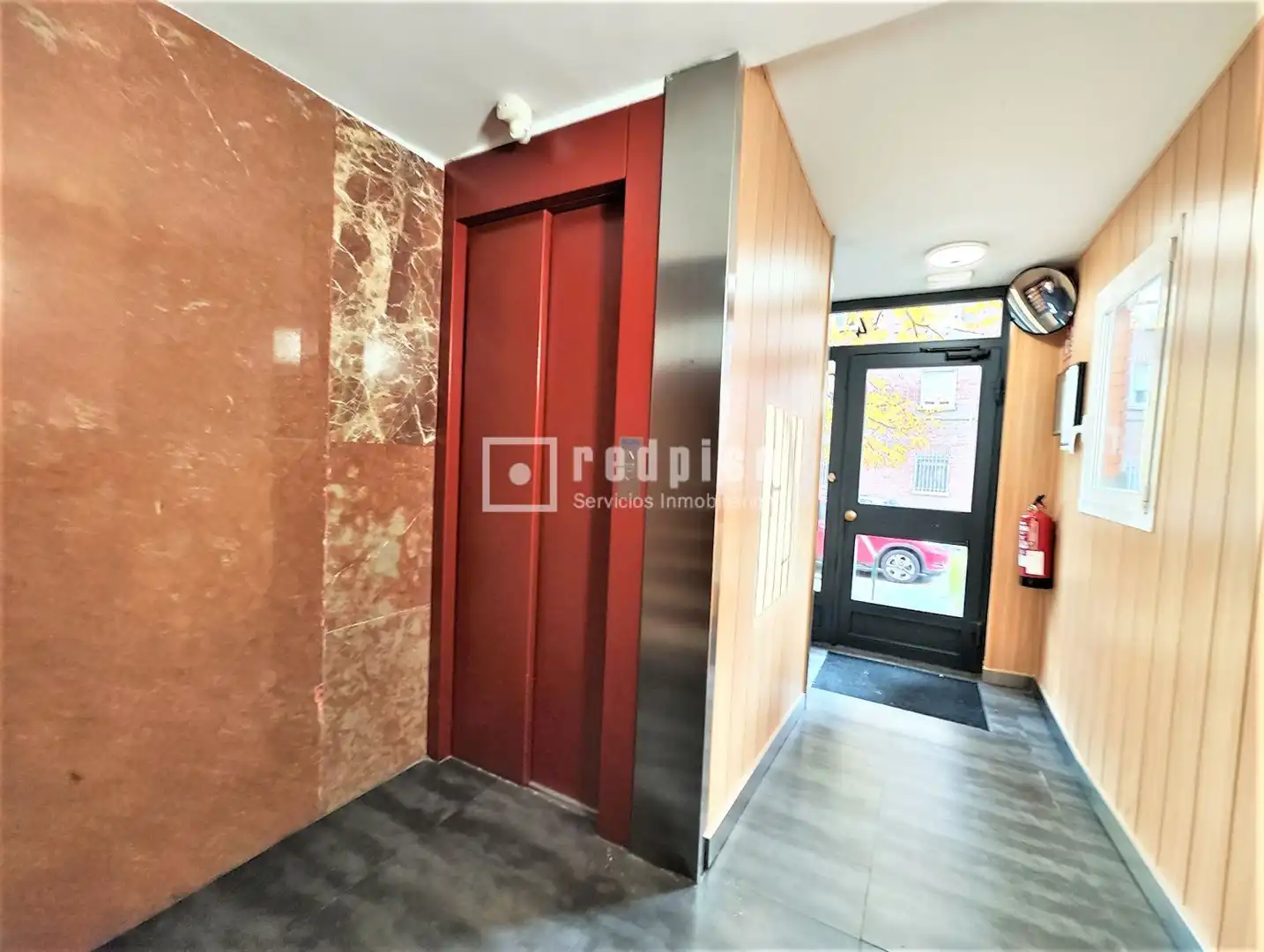 Piso en venta en Madrid con Calefacción, Terraza y Trastero