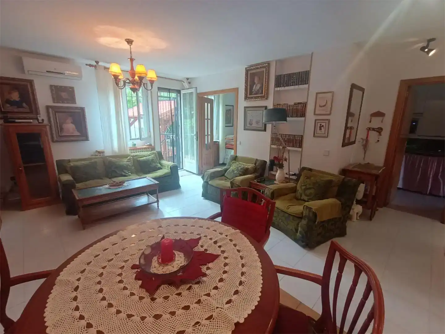 Sala d'estar de Pis en venda en Getafe amb Aire condicionat, Jardí privat i Moblat
