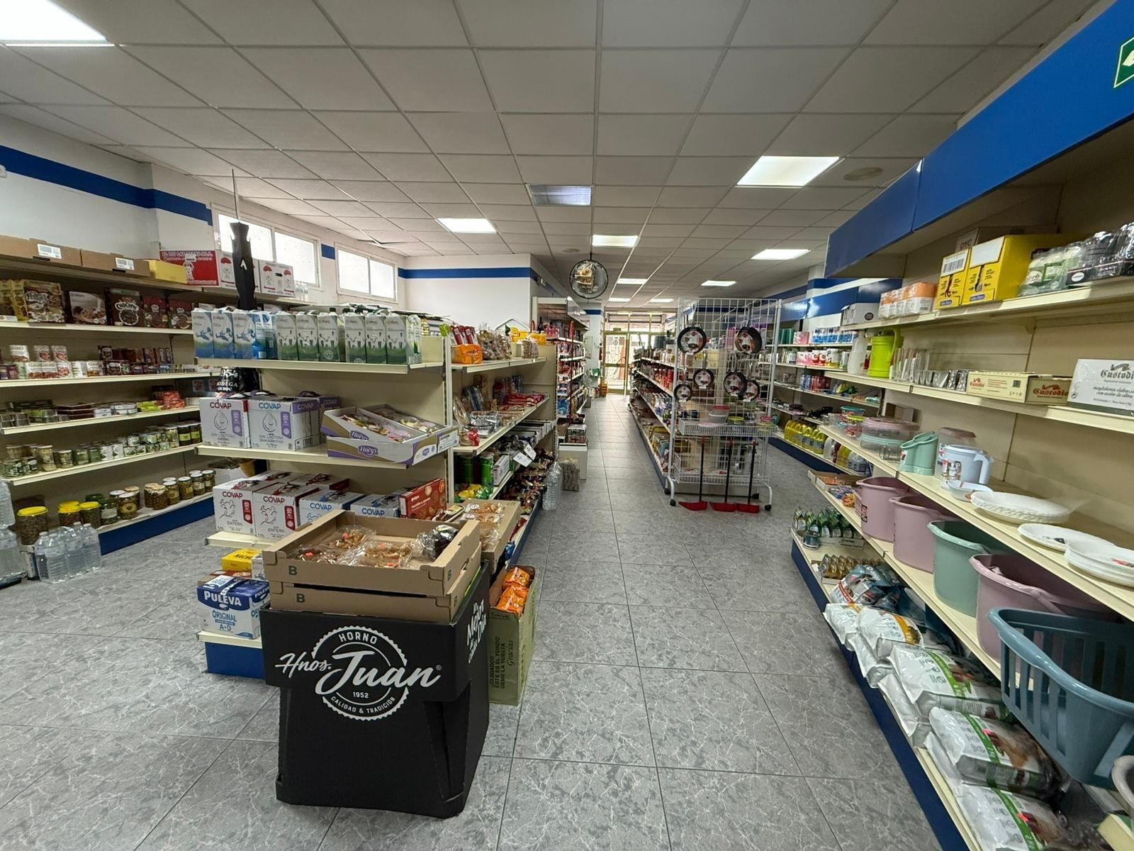 Premises for sale in Cuevas de San Marcos  with Air Conditioner and Furnished