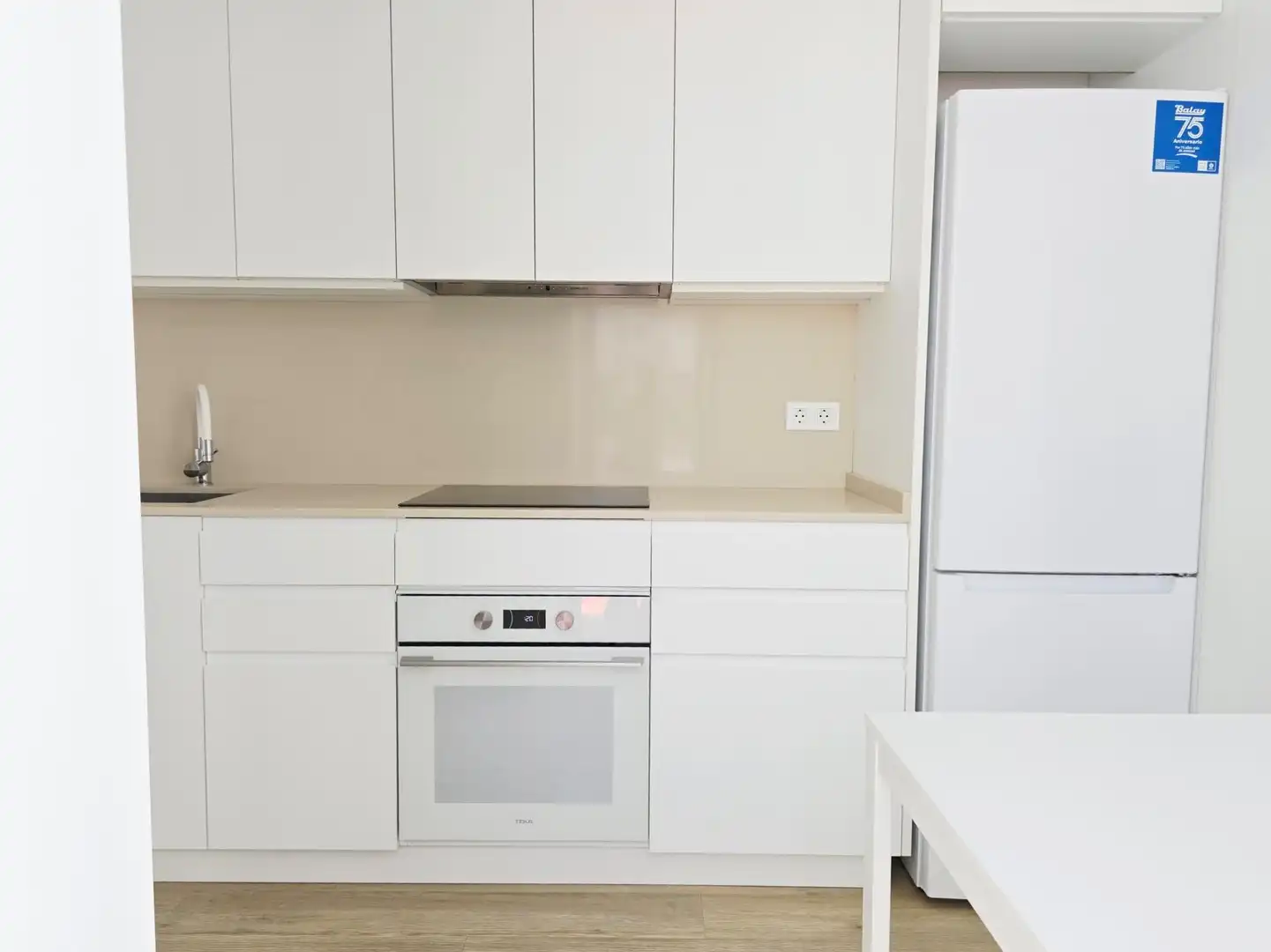 Cuina de Pis de lloguer en Valencia amb Parquet i Terrassa