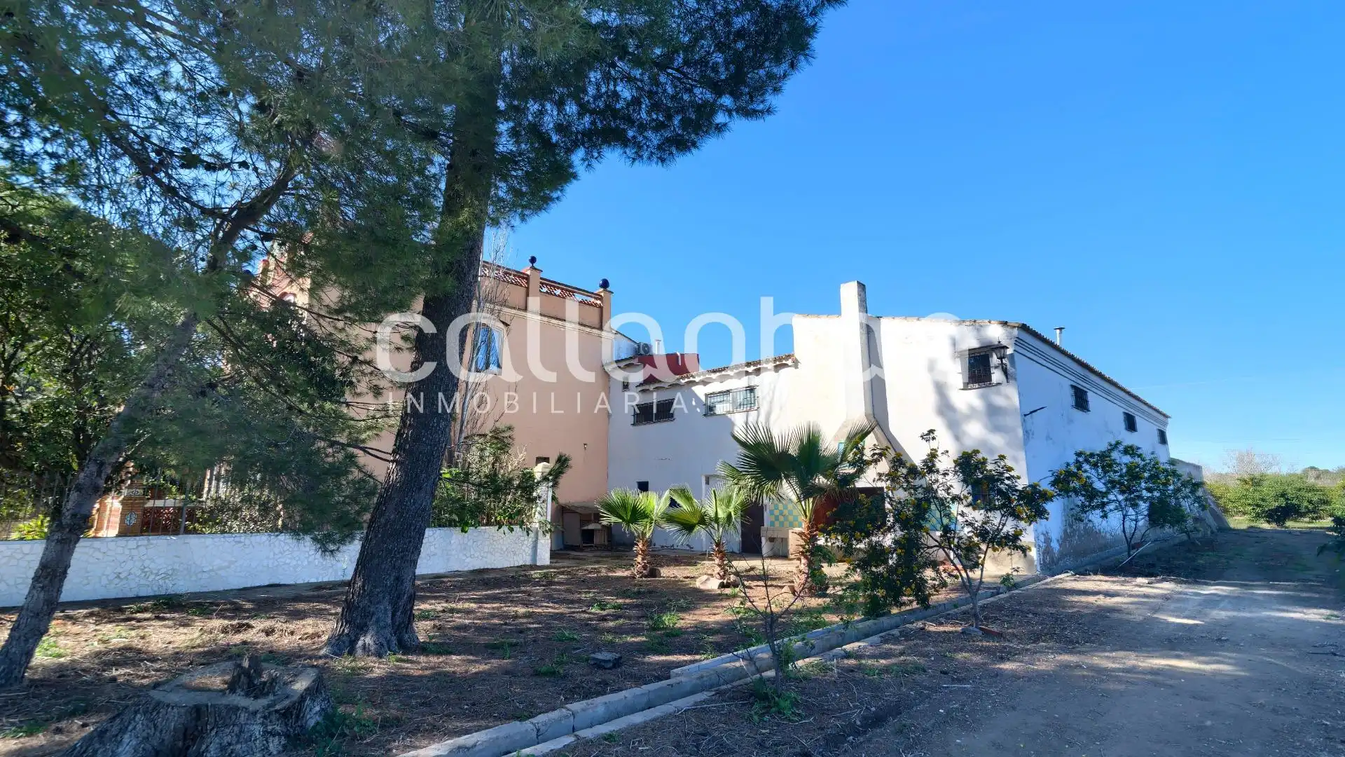 Vista exterior de Casa o xalet en venda en Manises amb Aire condicionat, Calefacció i Jardí privat