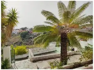 Vista exterior de Casa o xalet en venda en Las Palmas de Gran Canaria amb Jardí privat, Terrassa i Traster