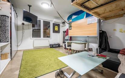 Apartament en venda en  Granada Capital amb Calefacció, Jardí privat i Piscina comunitària