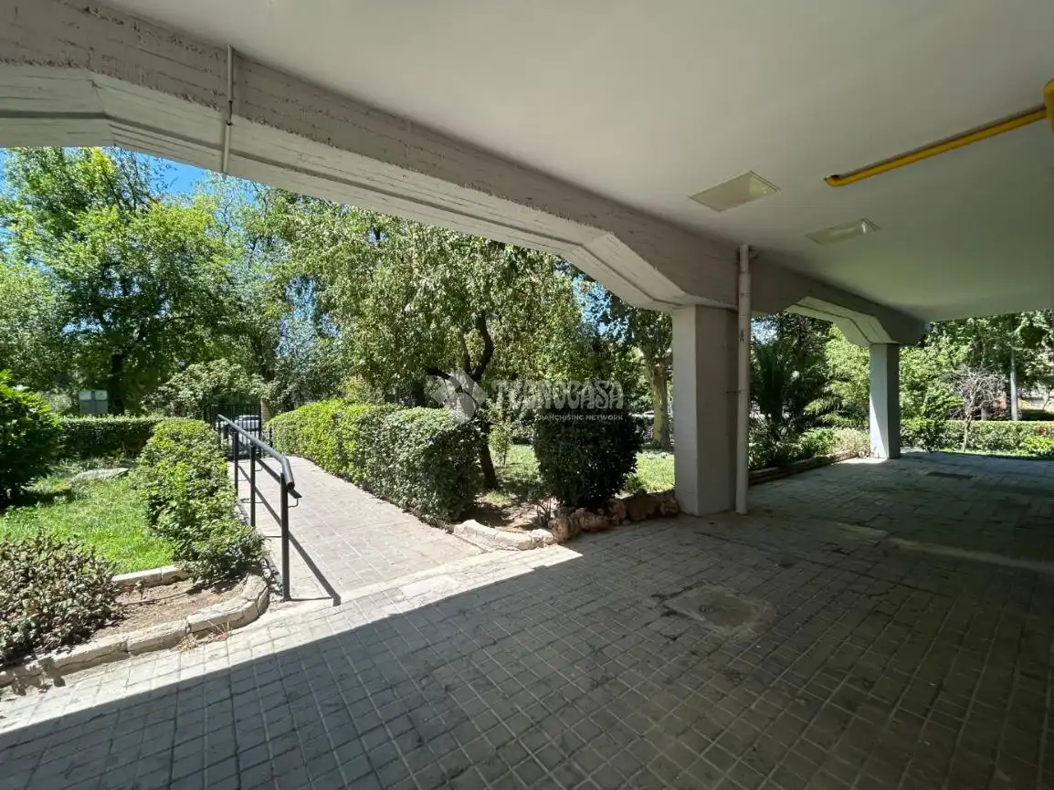 Vista exterior de Piso en venta en Madrid con Aire acondicionado, Calefacción y Trastero