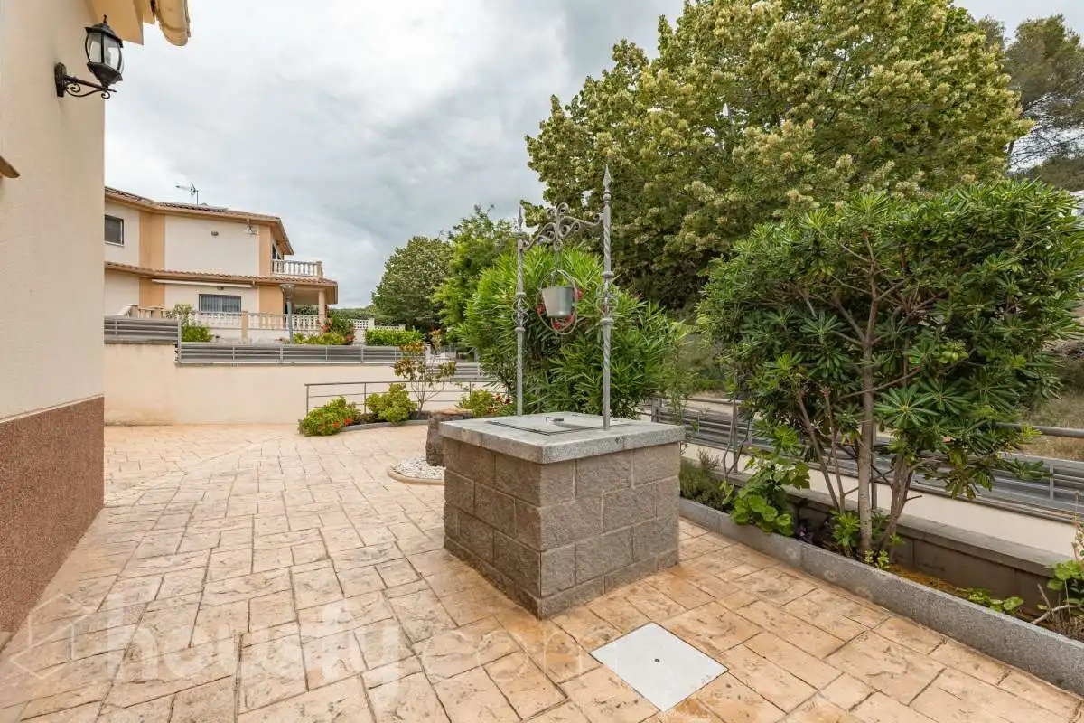 Terrassa de Casa o xalet en venda en Sant Pere de Ribes amb Aire condicionat, Calefacció i Jardí privat