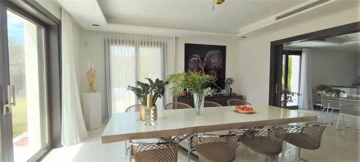 Comedor de Casa o chalet en venta en Benahavís con Aire acondicionado, Jardín privado y Terraza