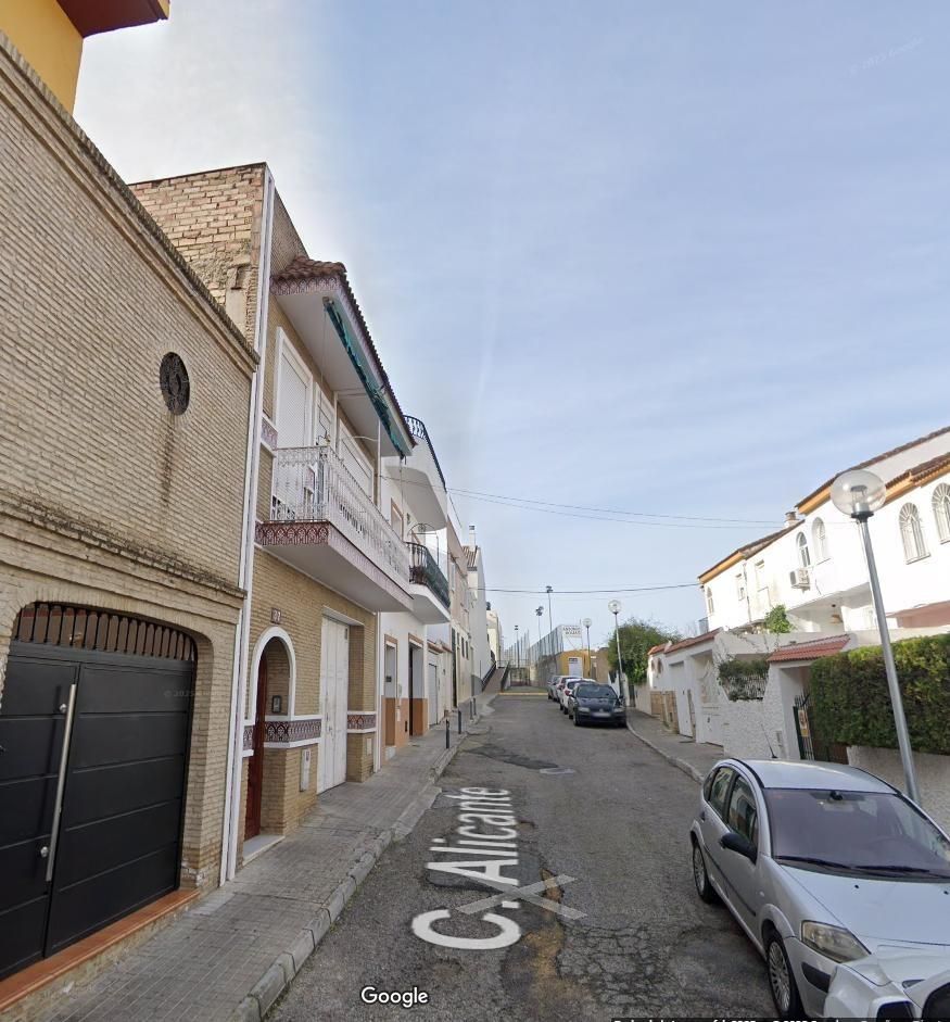 Vista exterior de Casa o xalet en venda en Mairena del Aljarafe