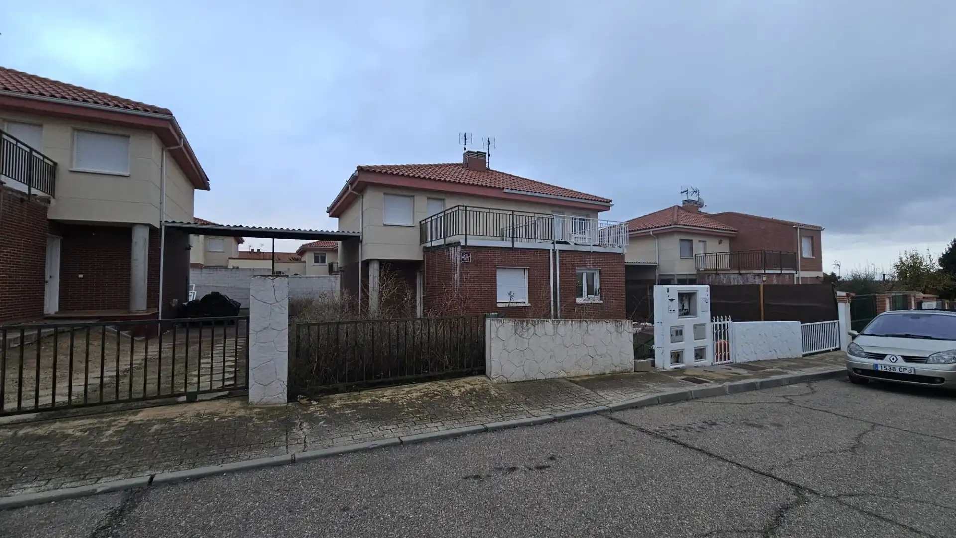 Casa adosada en venda a Isabel La Catolica, 8, Villaverde de Medina