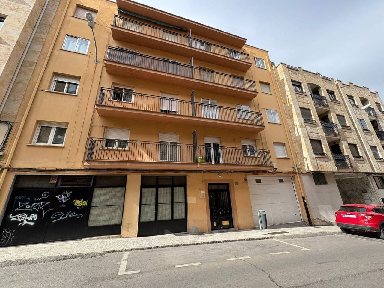 Exterior view of Flat for sale in Salamanca Capital  with Heating, Terrace and Furnished
