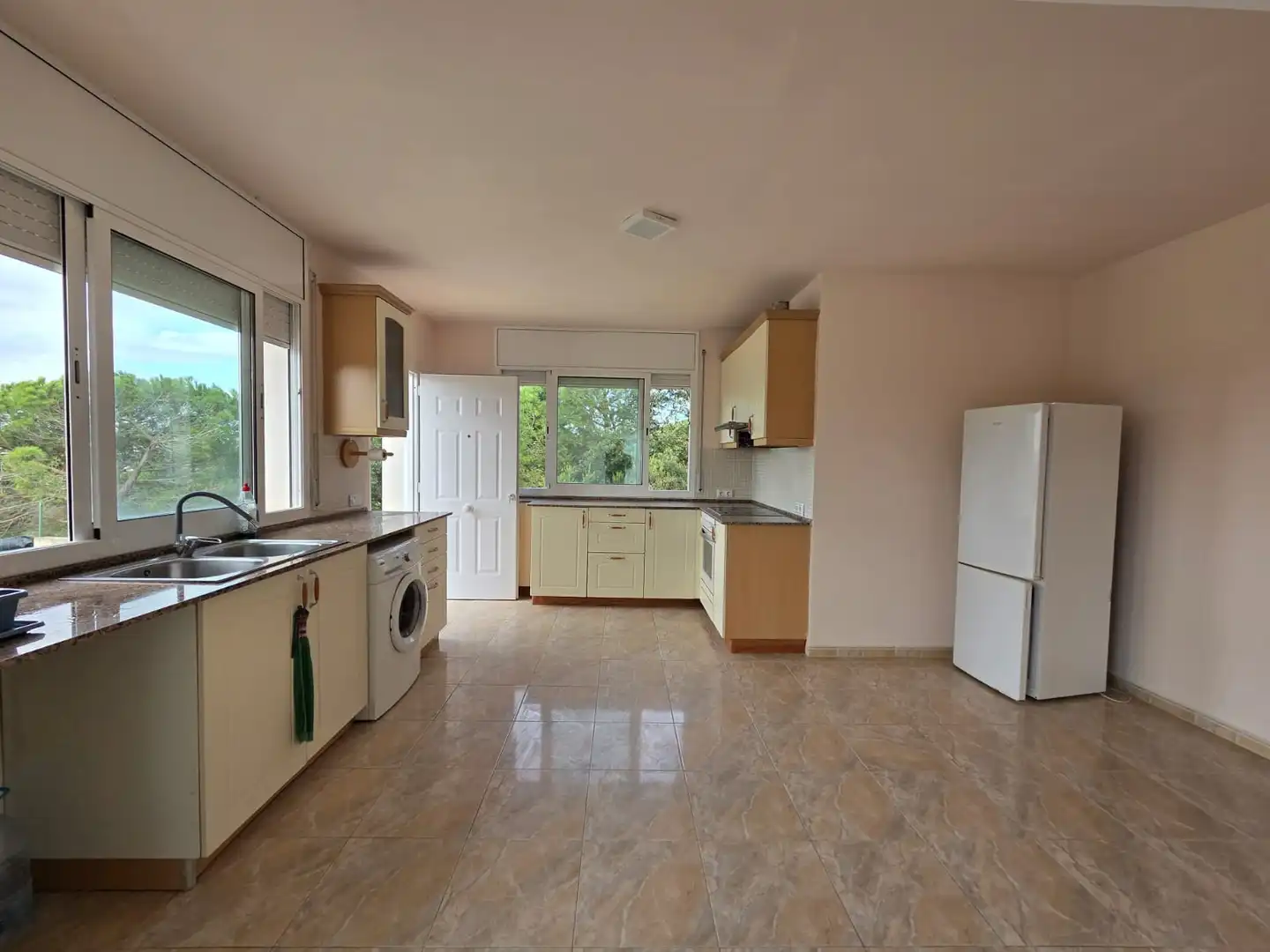 Cuina de Casa o xalet en venda en Lloret de Mar amb Calefacció, Jardí privat i Terrassa
